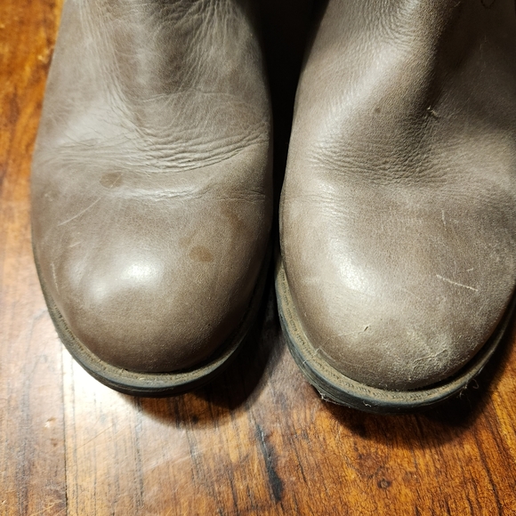 Calf-height grey leather boots - Picture 3 of 4